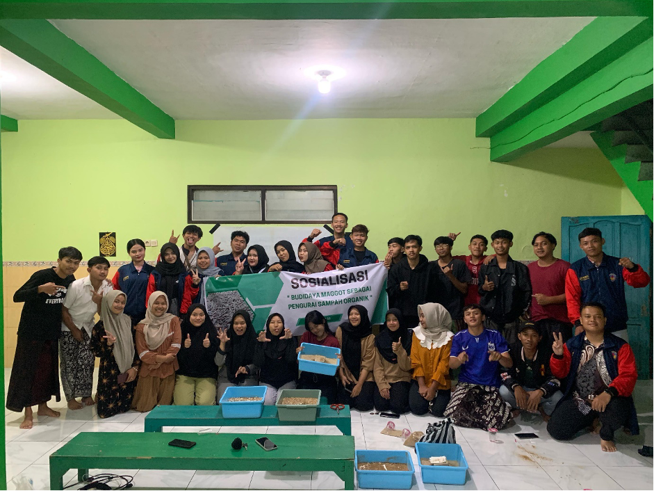 KKN 52 UPGRIS Gelar Pelatihan Budidaya Maggot
