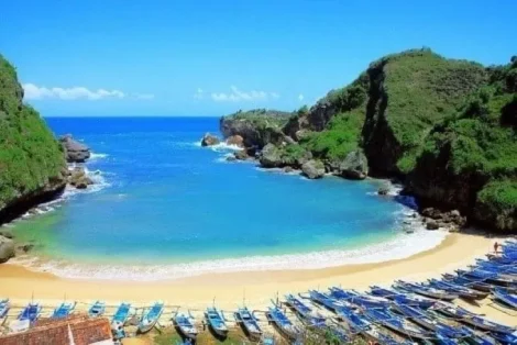 Deretan Pantai Gunung Kidul YogyakartaDeretan Pantai Gunung Kidul Yogyakarta