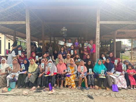 Mahasiswa KKN-T UNDIP