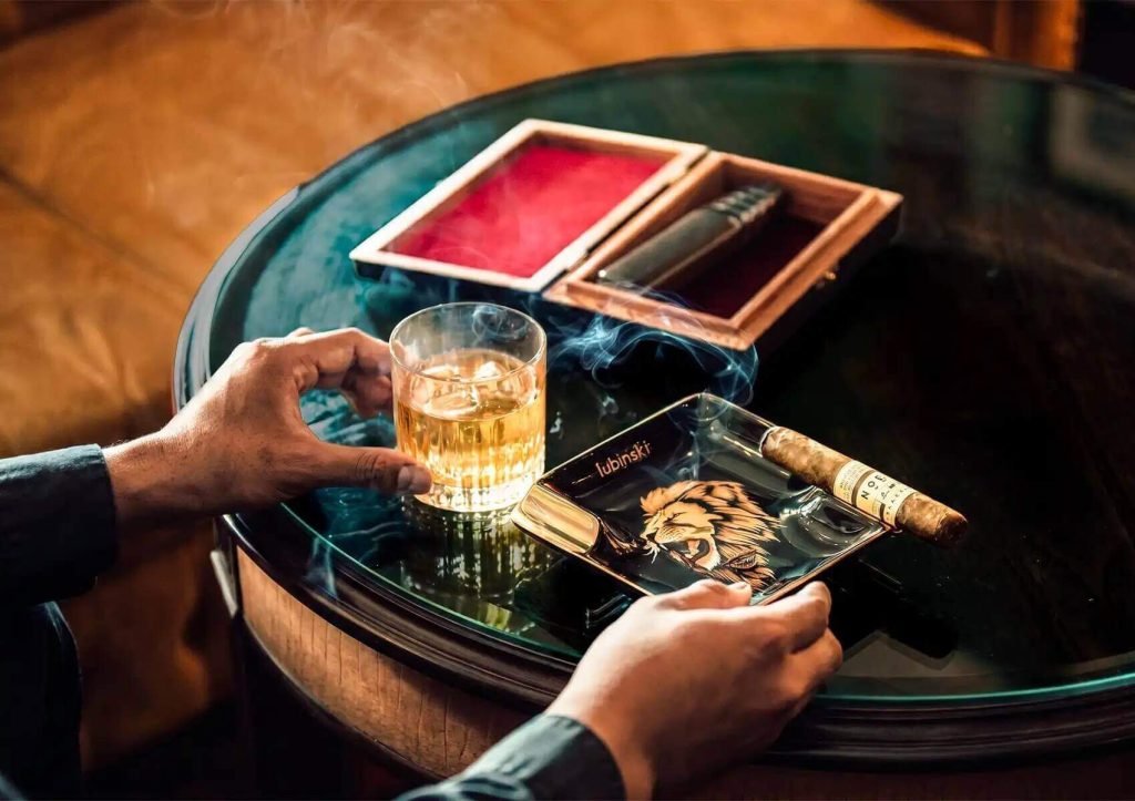 Pinstripe Bar